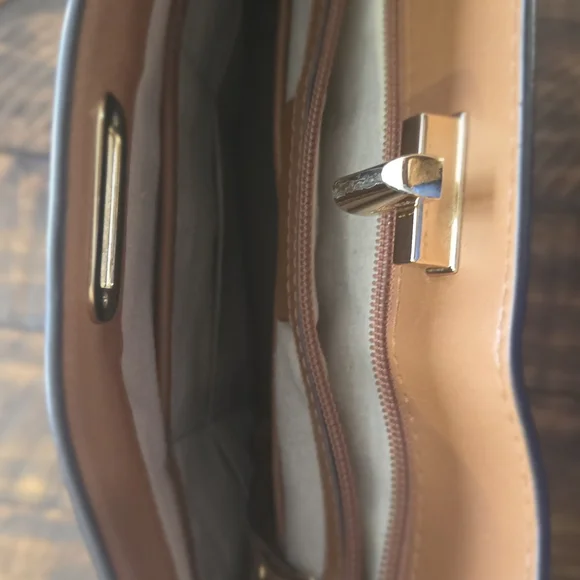 Michael Kors Brown and Cream Shoulder Bag - Picture 4 of 7